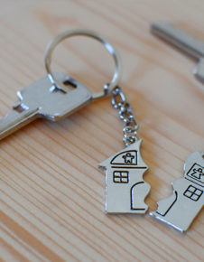 Image of keyring broken